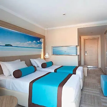 Blue Bay Platinum מלון 5*